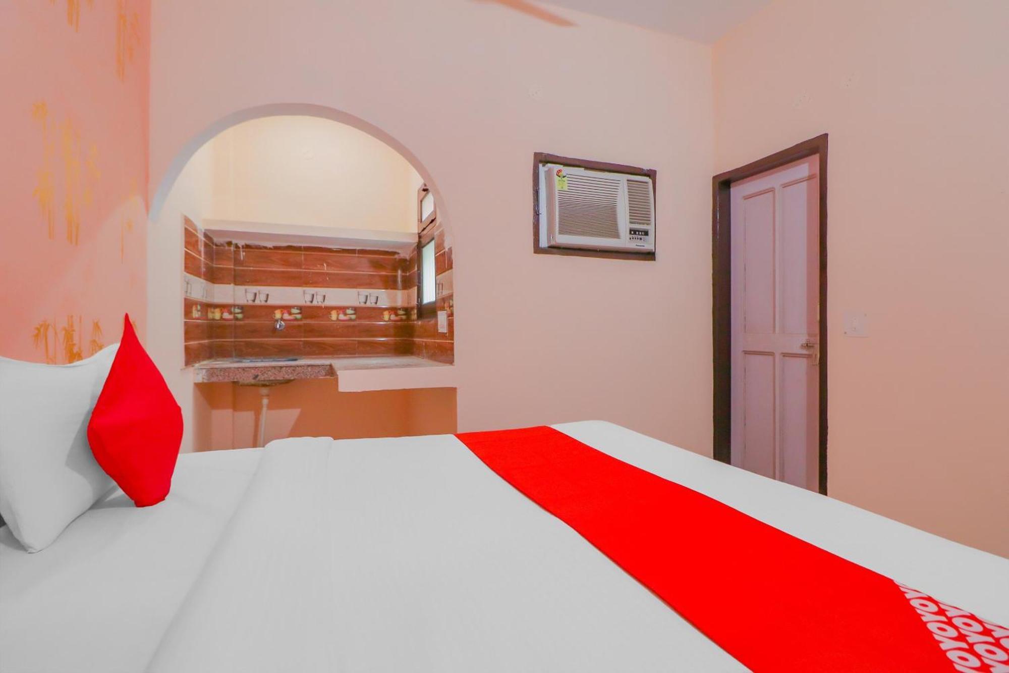 Hotel O Bhardwaj Guest House Garhi Harsaru ภายนอก รูปภาพ