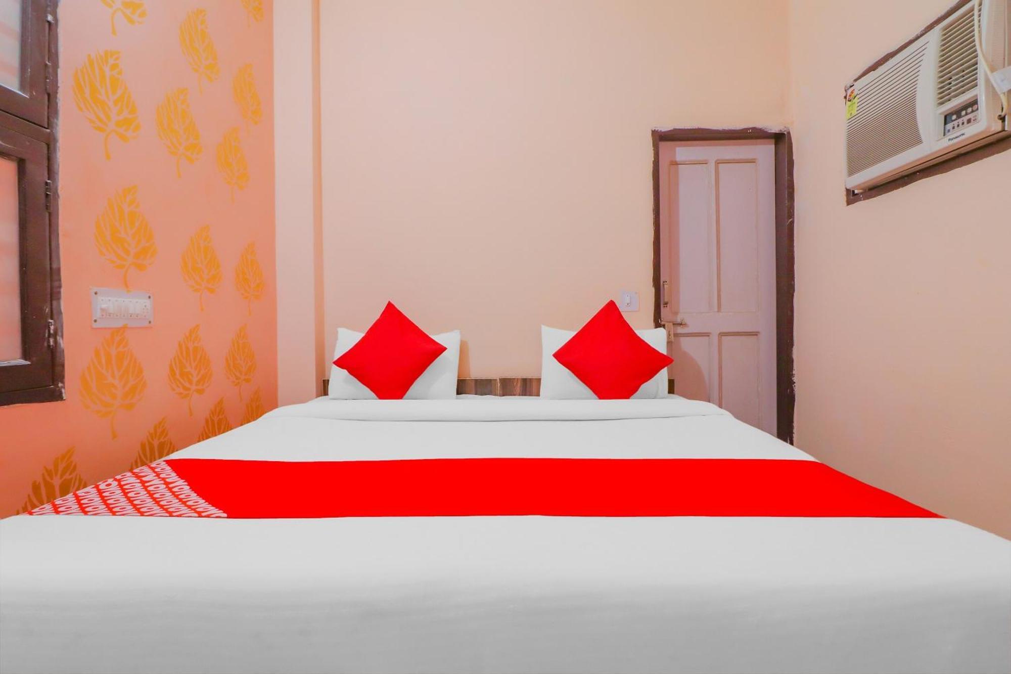 Hotel O Bhardwaj Guest House Garhi Harsaru ภายนอก รูปภาพ
