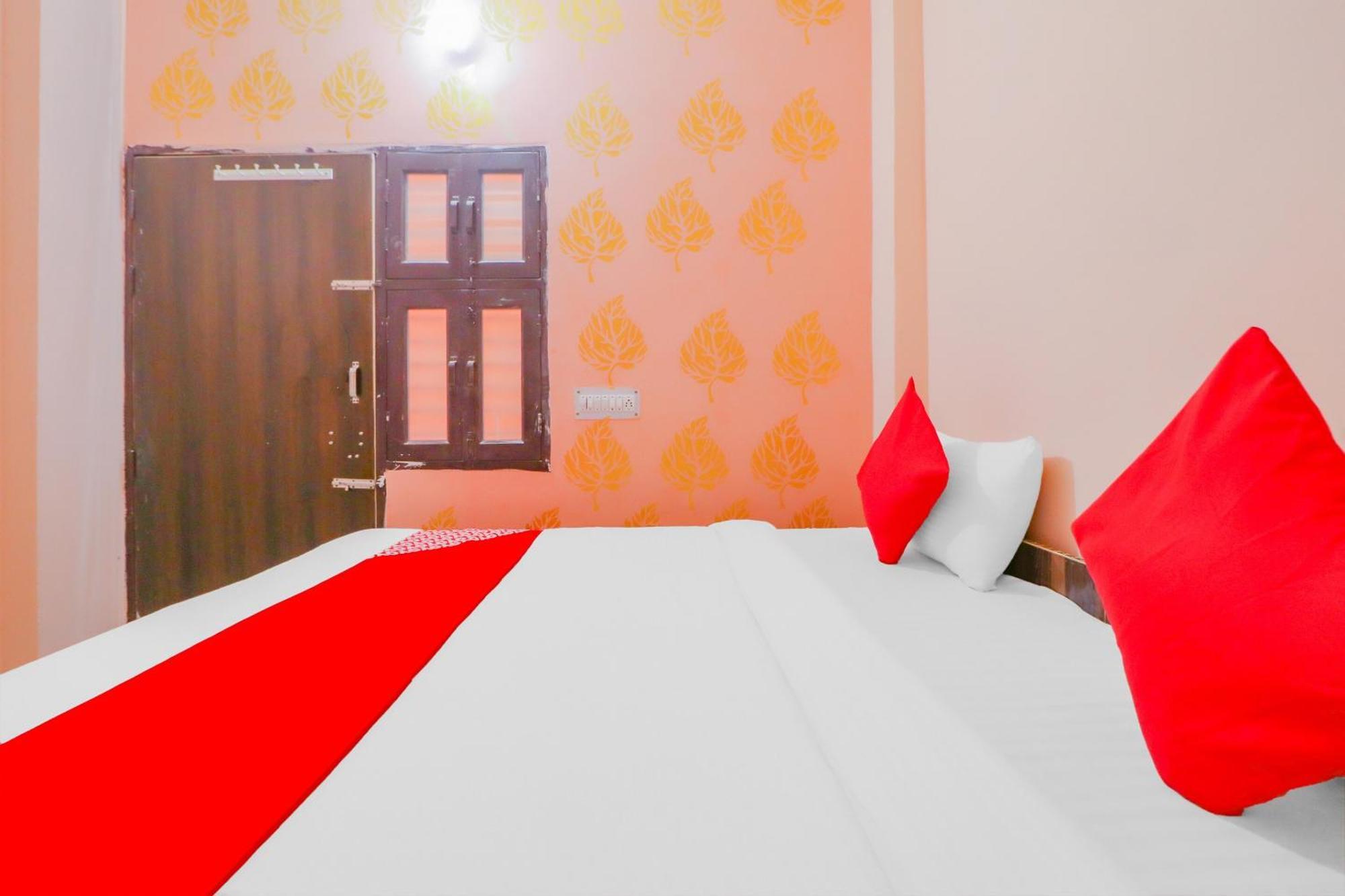 Hotel O Bhardwaj Guest House Garhi Harsaru ภายนอก รูปภาพ