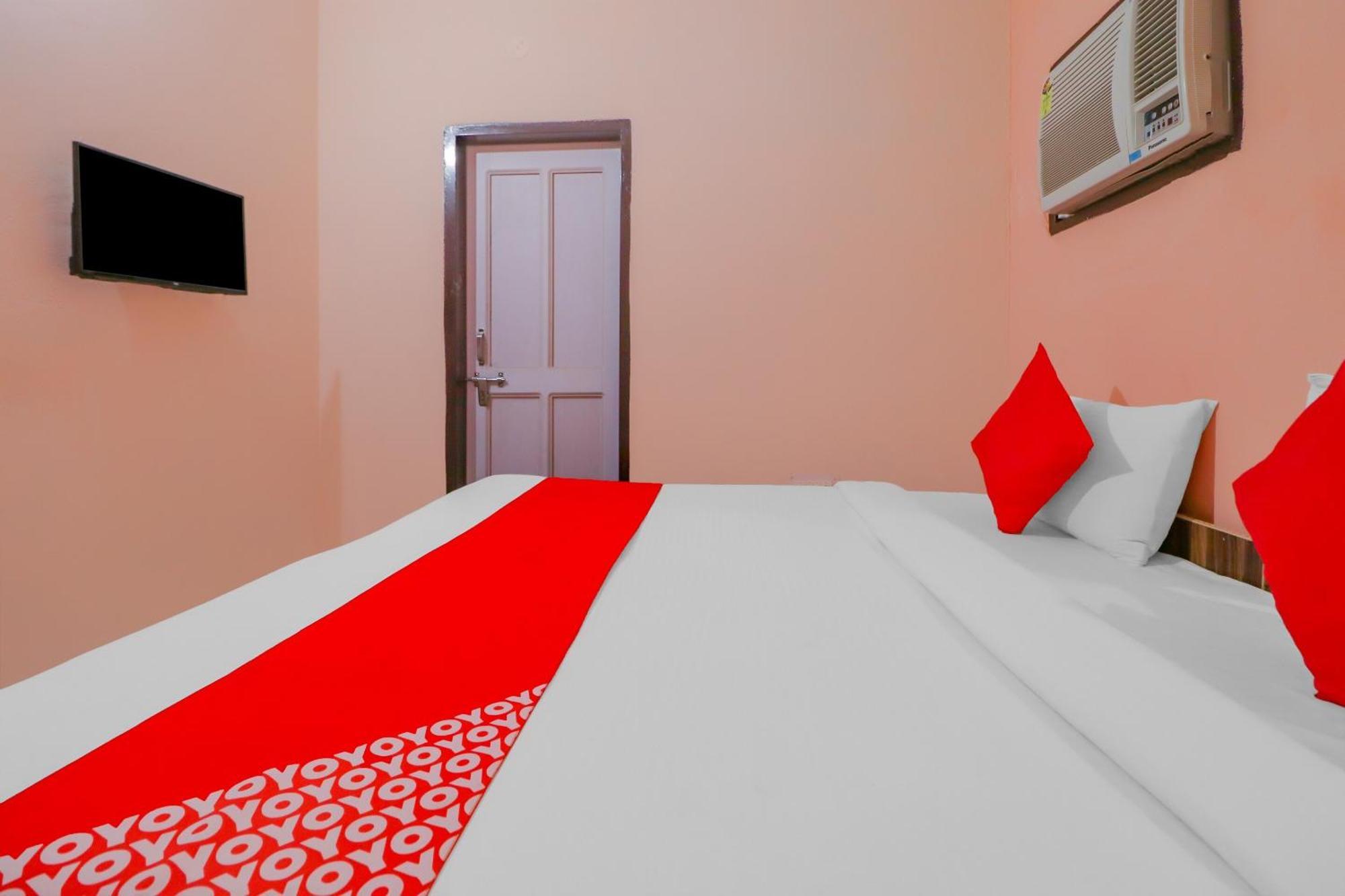 Hotel O Bhardwaj Guest House Garhi Harsaru ภายนอก รูปภาพ