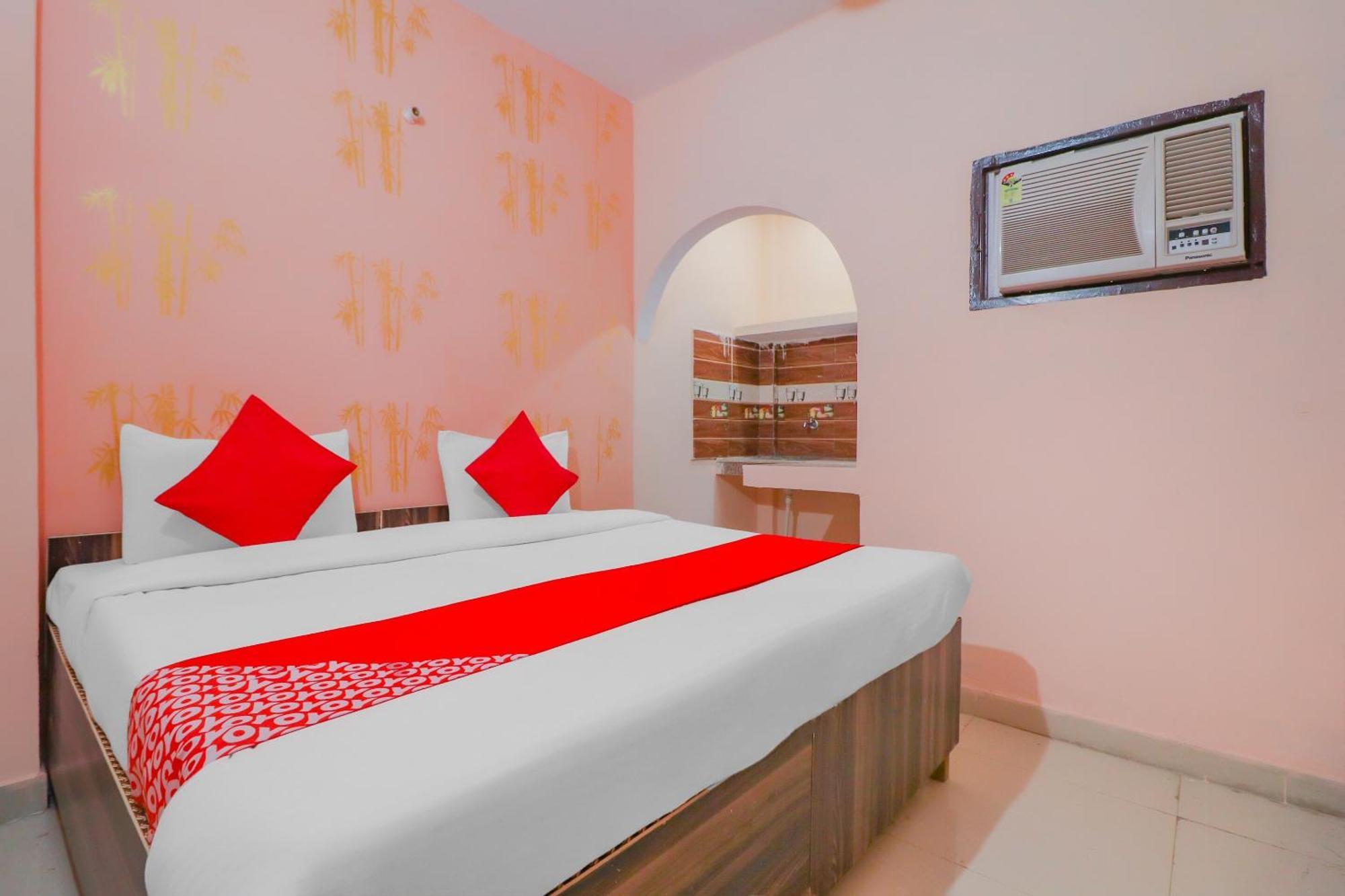 Hotel O Bhardwaj Guest House Garhi Harsaru ภายนอก รูปภาพ