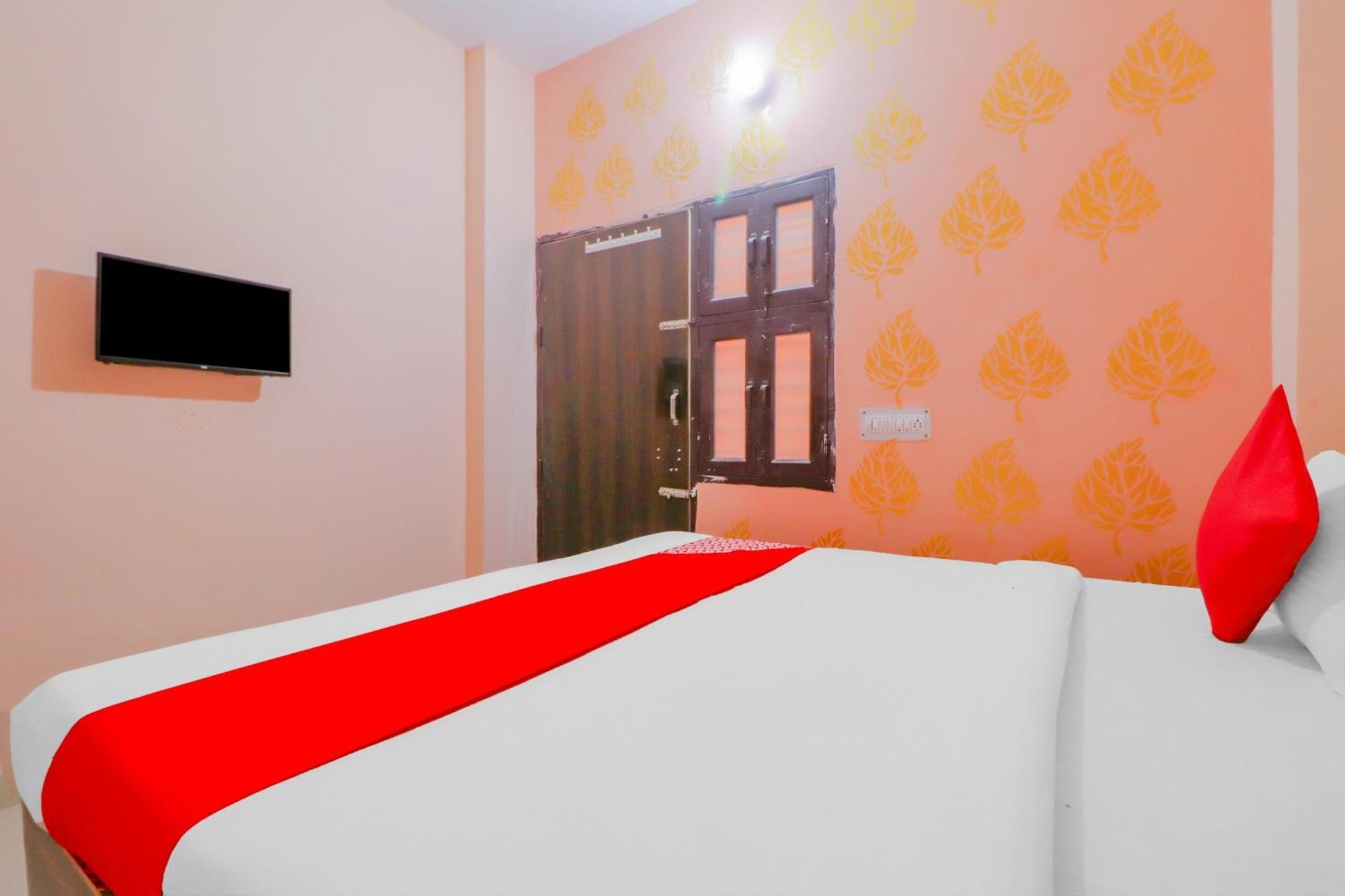 Hotel O Bhardwaj Guest House Garhi Harsaru ภายนอก รูปภาพ