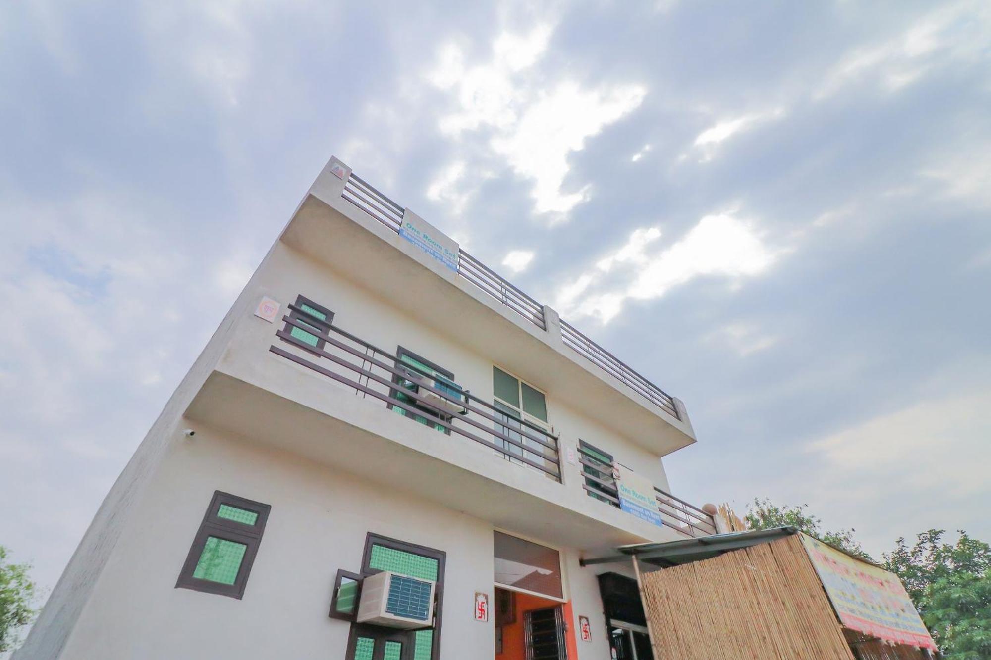 Hotel O Bhardwaj Guest House Garhi Harsaru ภายนอก รูปภาพ