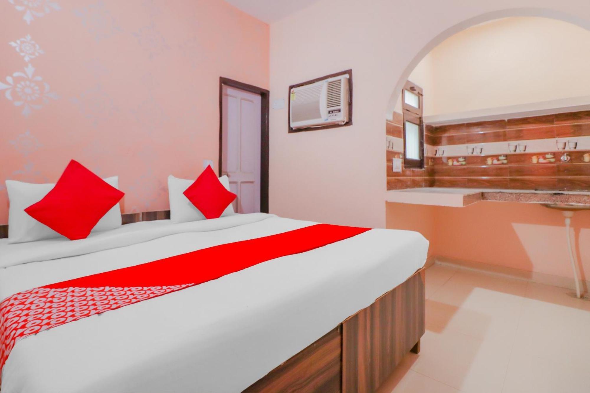 Hotel O Bhardwaj Guest House Garhi Harsaru ภายนอก รูปภาพ